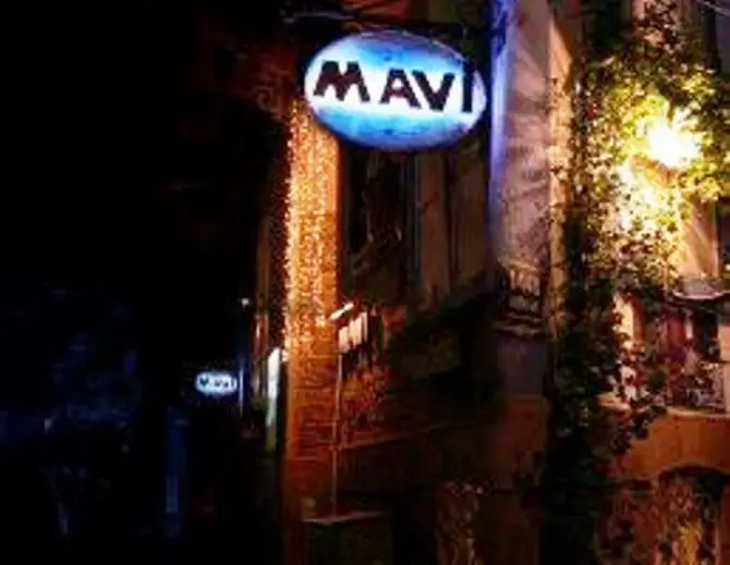 Alsancak Mavi Bar - İzmir Mekan Rehberi