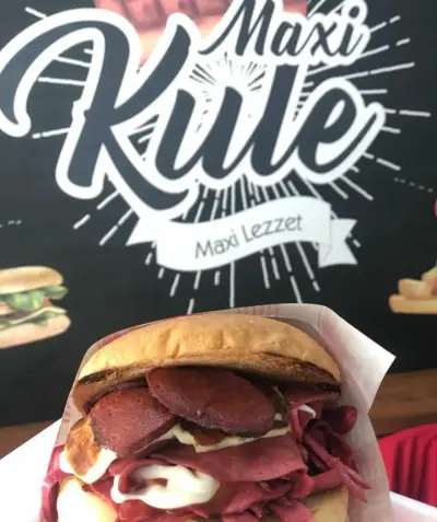 Maxi Kule Sandwich & Fast Food fotoğraf 2 - İzmir Mekan Rehberi