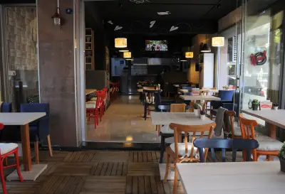 Maxwell Burger fotoğraf 3 - İzmir Mekan Rehberi