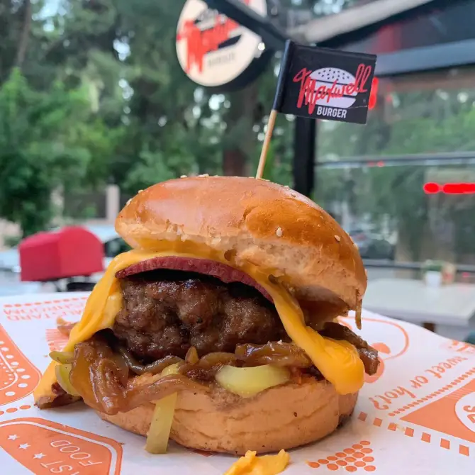 Maxwell Burger - İzmir Mekan Rehberi