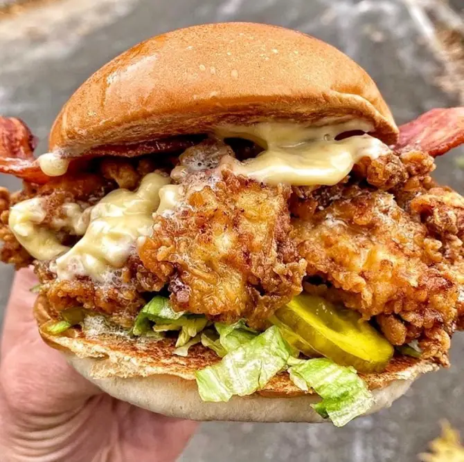 Maxwell Burger - İzmir Mekan Rehberi