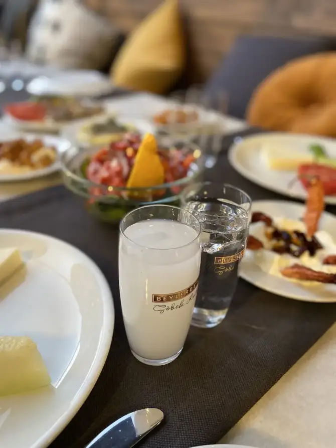 Meyhane Piero - İzmir Mekan Rehberi