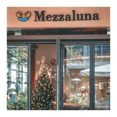 Mezzaluna fotoğraf 3 - İzmir Mekan Rehberi