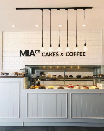 Mia Co. Cakes & Bakery  - İzmir Mekan Rehberi