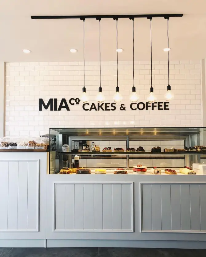 Mia Co. Cakes & Bakery  - İzmir Mekan Rehberi