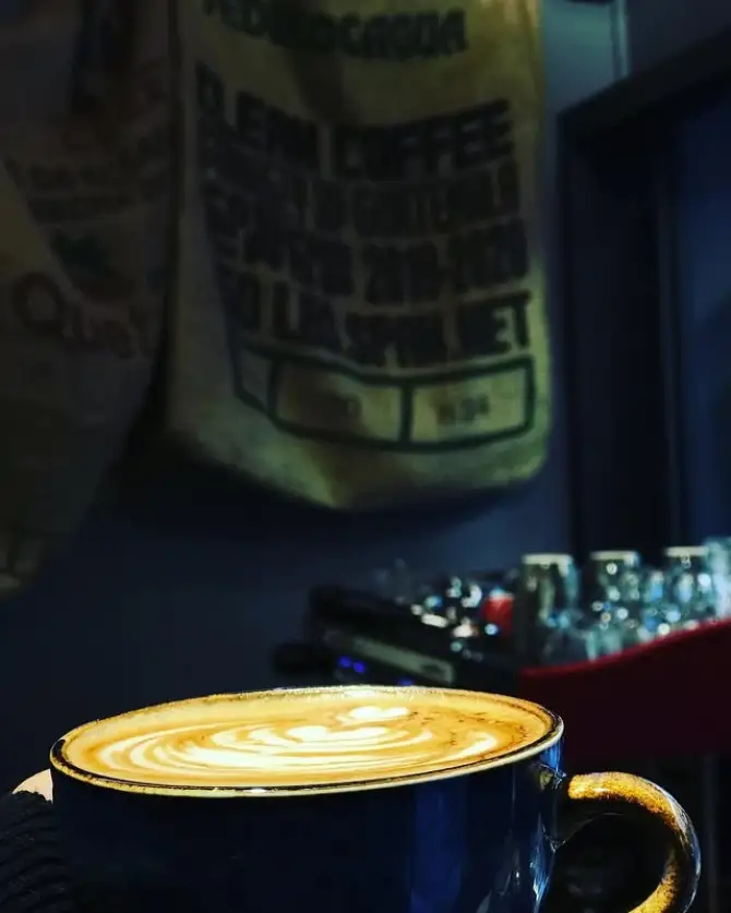 Mily Coffeeplus - İzmir Mekan Rehberi