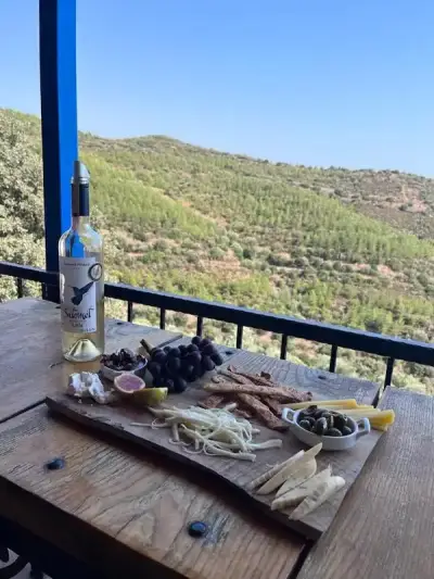 MMG Şarapçılık fotoğraf 4 - İzmir Mekan Rehberi