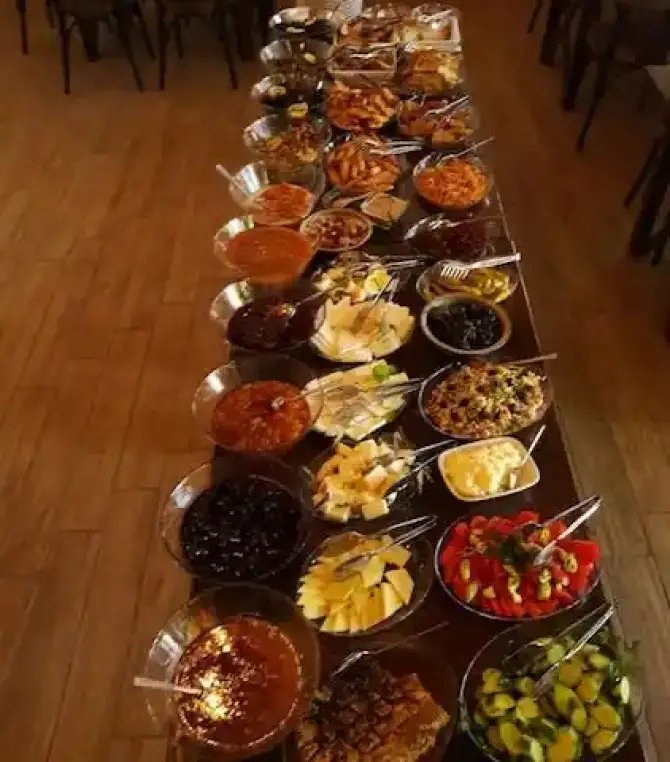 Mor Fesli  - İzmir Mekan Rehberi