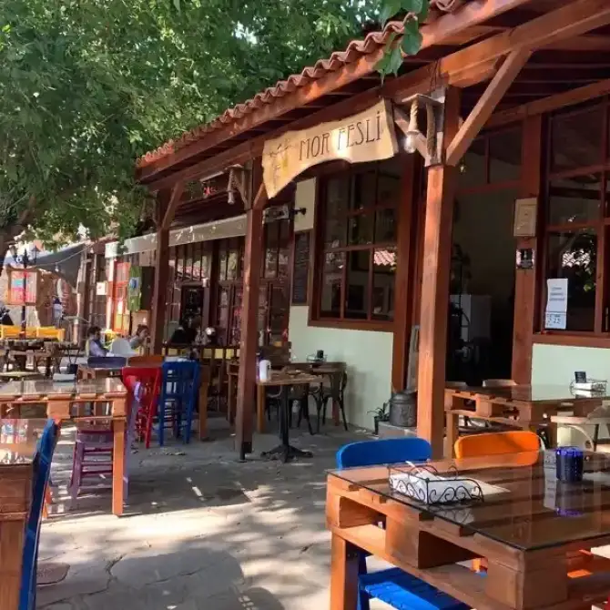 Mor Fesli  - İzmir Mekan Rehberi