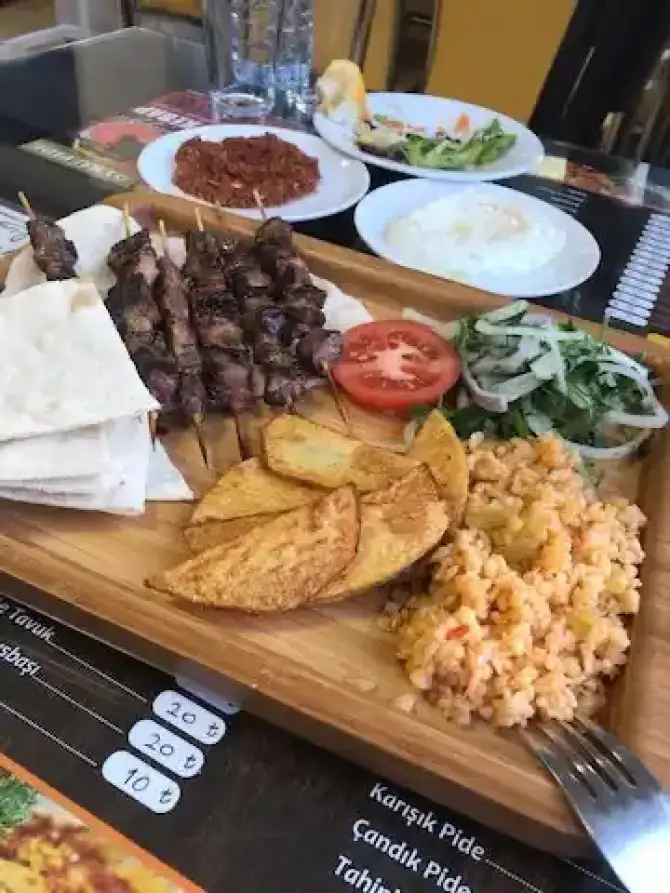 Mor Fesli  - İzmir Mekan Rehberi