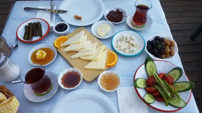 Moresi Girit Mutfağı - İzmir Mekan Rehberi