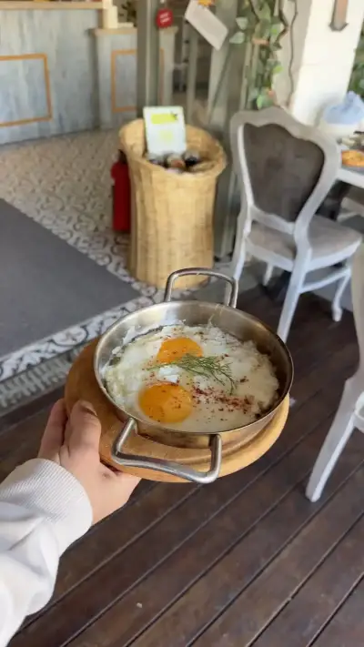bremori göçmen kahvaltısı sahanda yumurta
