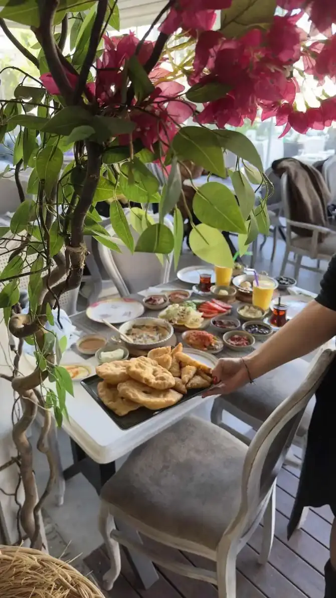 Mori Kahvaltı Mavişehir - İzmir Mekan Rehberi