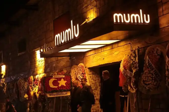Mumlu Meyhane - İzmir Mekan Rehberi