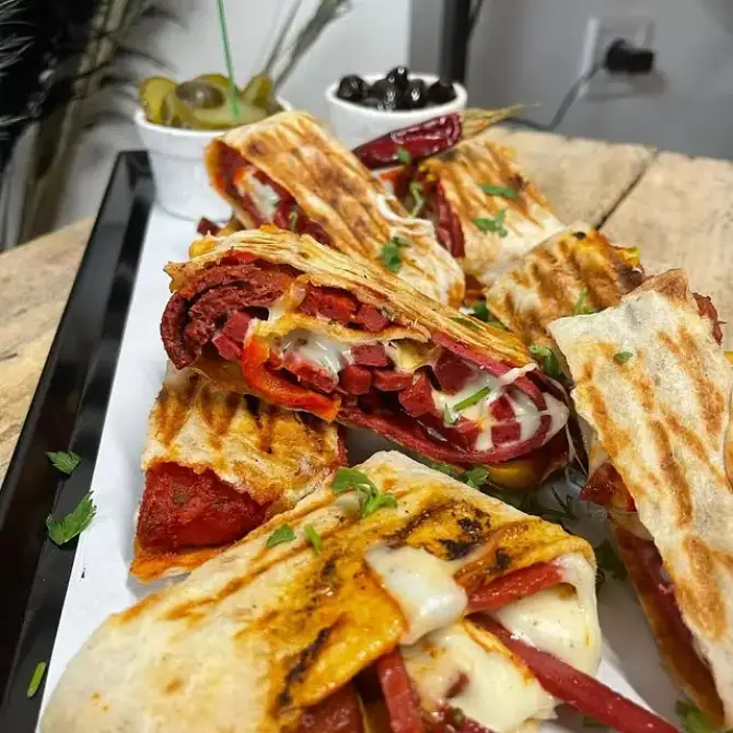 Naber Tost Kahve Bostanlı - İzmir Mekan Rehberi