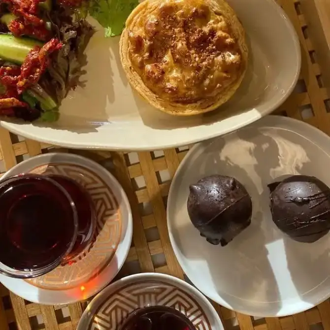 Nanua Bakery - İzmir Mekan Rehberi