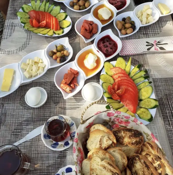 Çınaraltı Cafe&Restaurant  - İzmir Mekan Rehberi