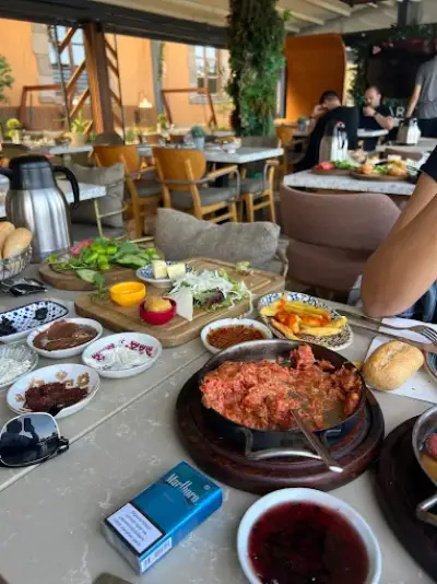 Narjill Restorant Konak Pier - İzmir Mekan Rehberi
