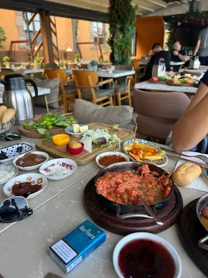 Narjill Restorant Konak Pier - İzmir Mekan Rehberi