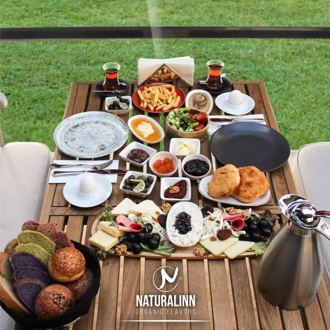 Naturalinn Kahvaltı ve Restoran - İzmir Mekan Rehberi
