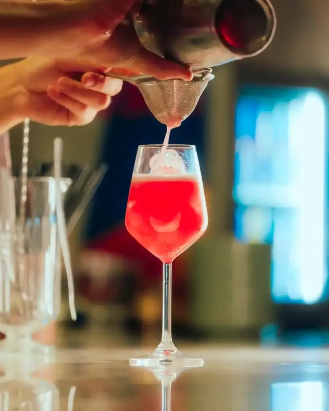 Niş Kokteyl Bar - İzmir Mekan Rehberi