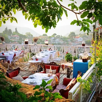 Nişanyan Evleri Hotel - İzmir Mekan Rehberi