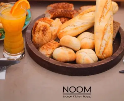 Noom Lounge fotoğraf 3 - İzmir Mekan Rehberi