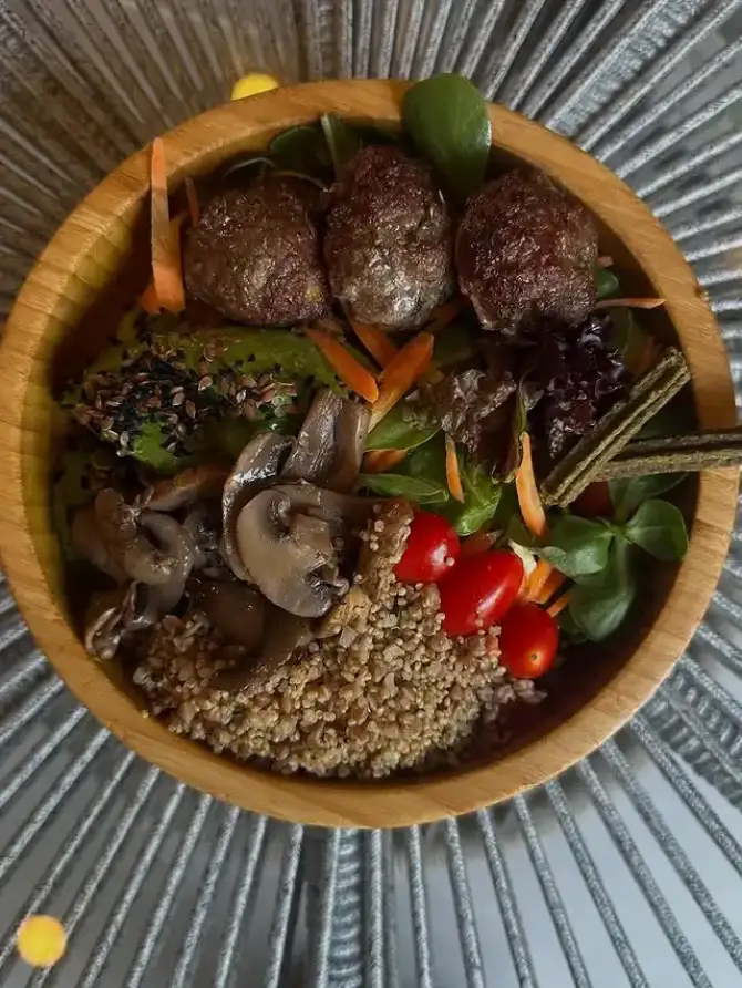 Noon Good Food - İzmir Mekan Rehberi