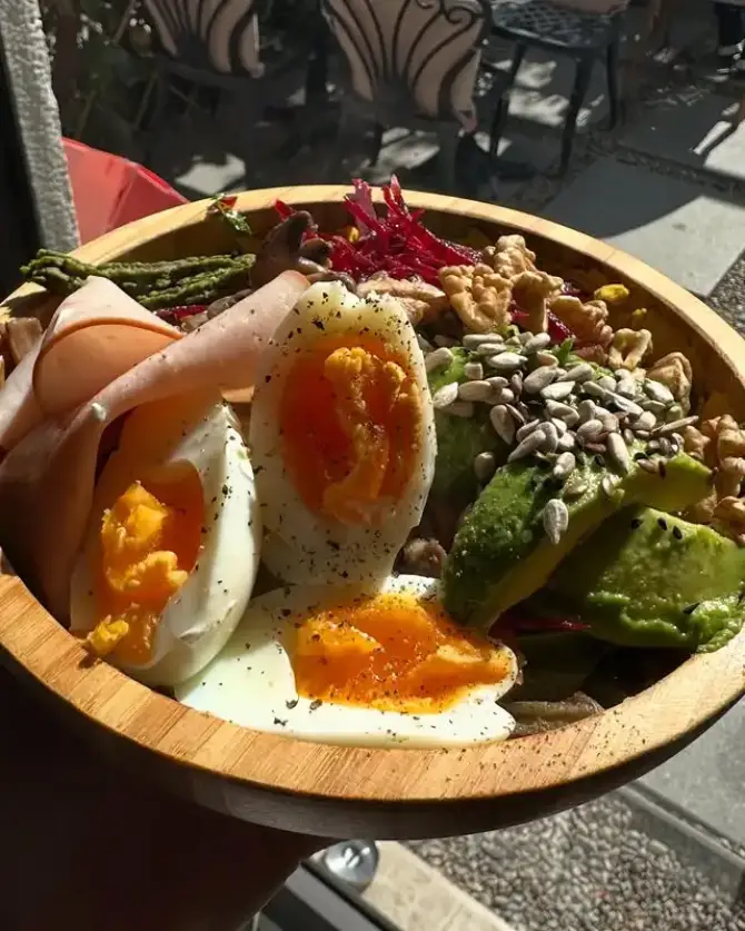 Noon Good Food - İzmir Mekan Rehberi