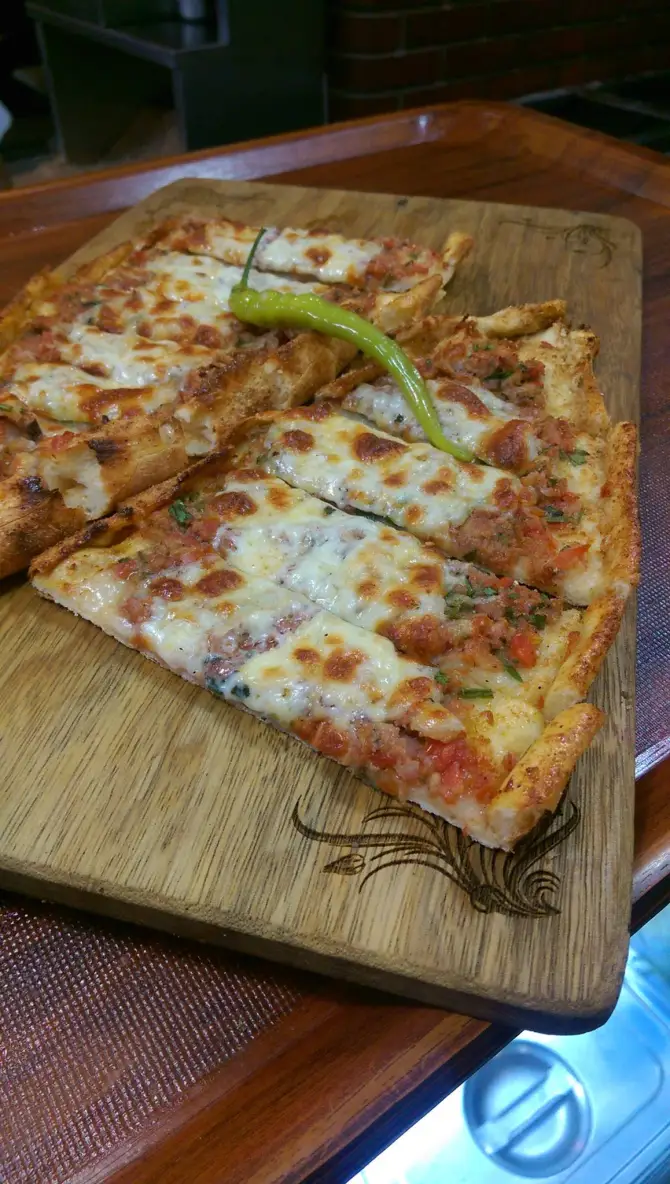 Numan Pide Kemeraltı - İzmir Mekan Rehberi