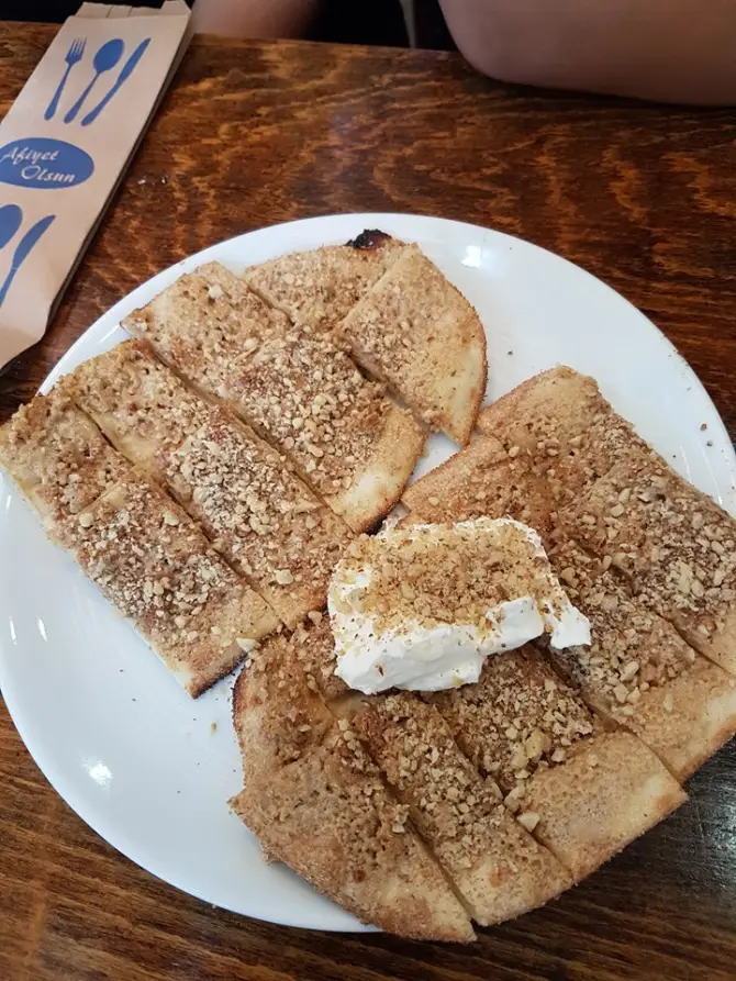 Numan Pide Kemeraltı - İzmir Mekan Rehberi