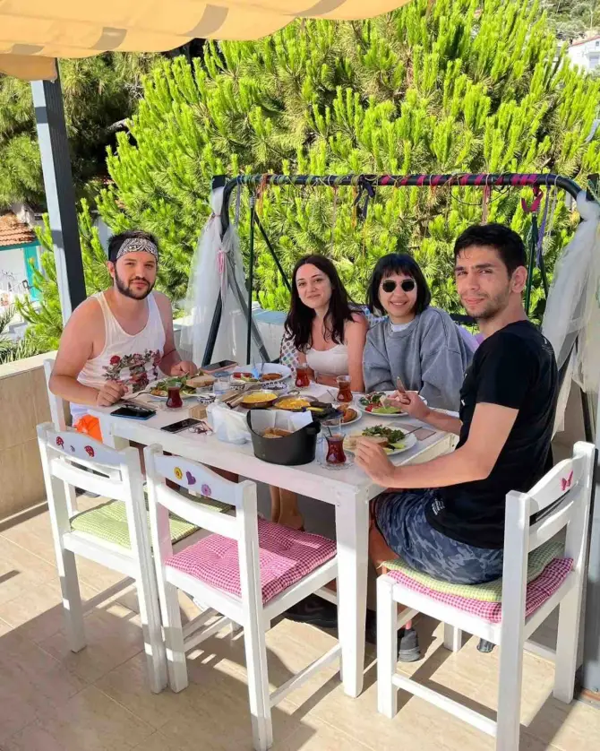 NuNu's Butik Otel - İzmir Mekan Rehberi