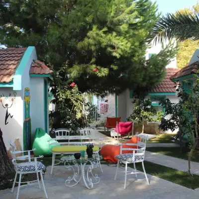 NuNu's Butik Otel - İzmir Mekan Rehberi