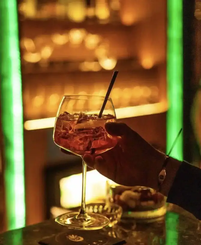 NYKS Cocktail Bar - İzmir Mekan Rehberi