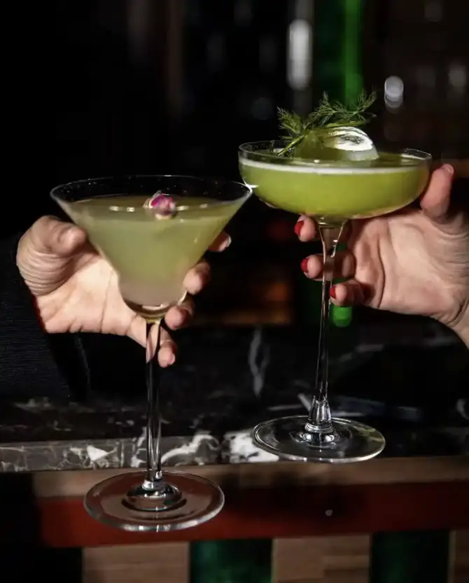 NYKS Cocktail Bar - İzmir Mekan Rehberi
