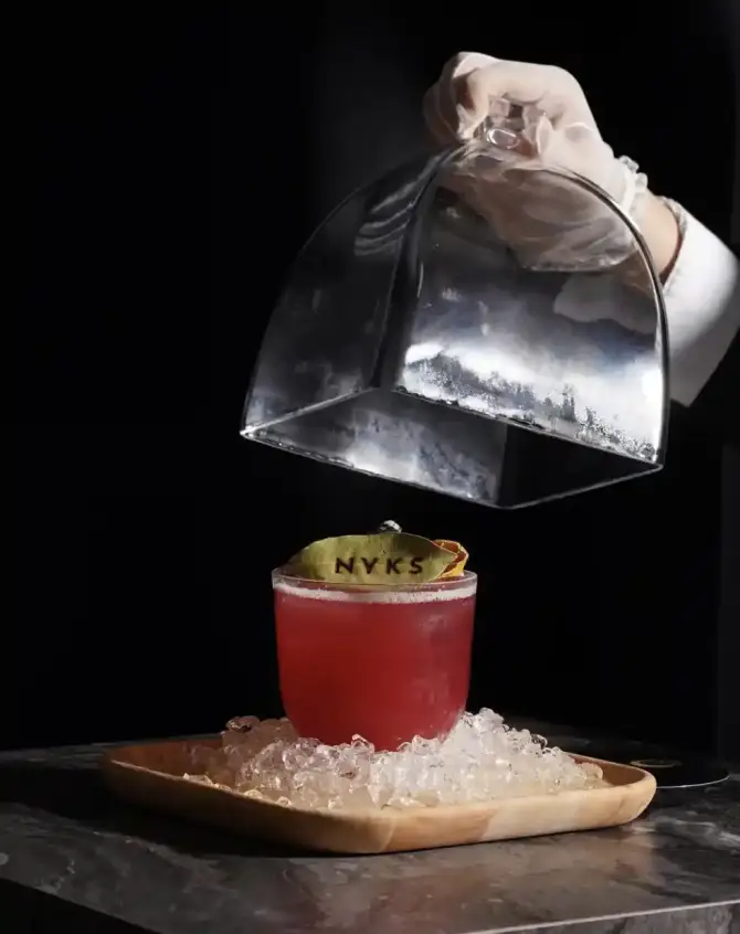 NYKS Cocktail Bar - İzmir Mekan Rehberi