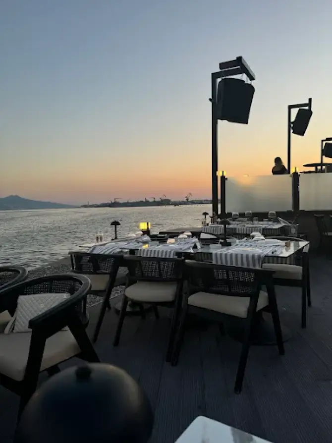 Ocaso Yalı - İzmir Mekan Rehberi