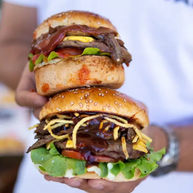 Ohannes Burger Hilltown - İzmir Mekan Rehberi