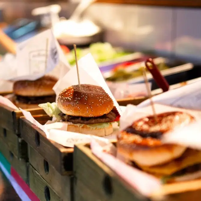 Ohannes Burger Hilltown - İzmir Mekan Rehberi