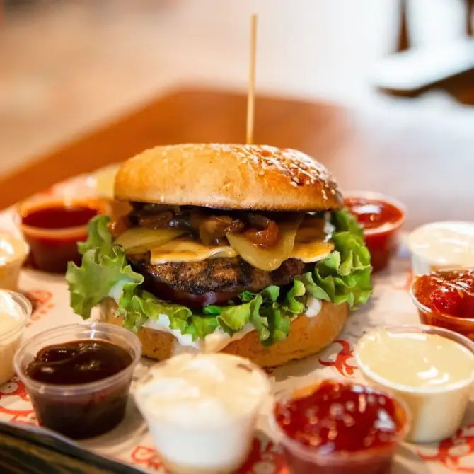Ohannes Burger Hilltown - İzmir Mekan Rehberi
