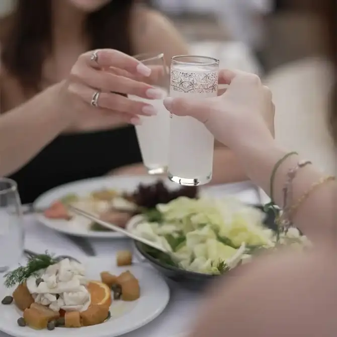 Olta Balık Bostanlı Restoran - İzmir Mekan Rehberi