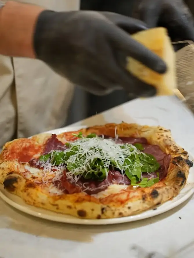 10/10 Pizza Bostanlı - İzmir Mekan Rehberi