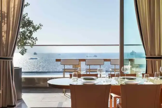 Pagos Rooftop Konak - İzmir Mekan Rehberi