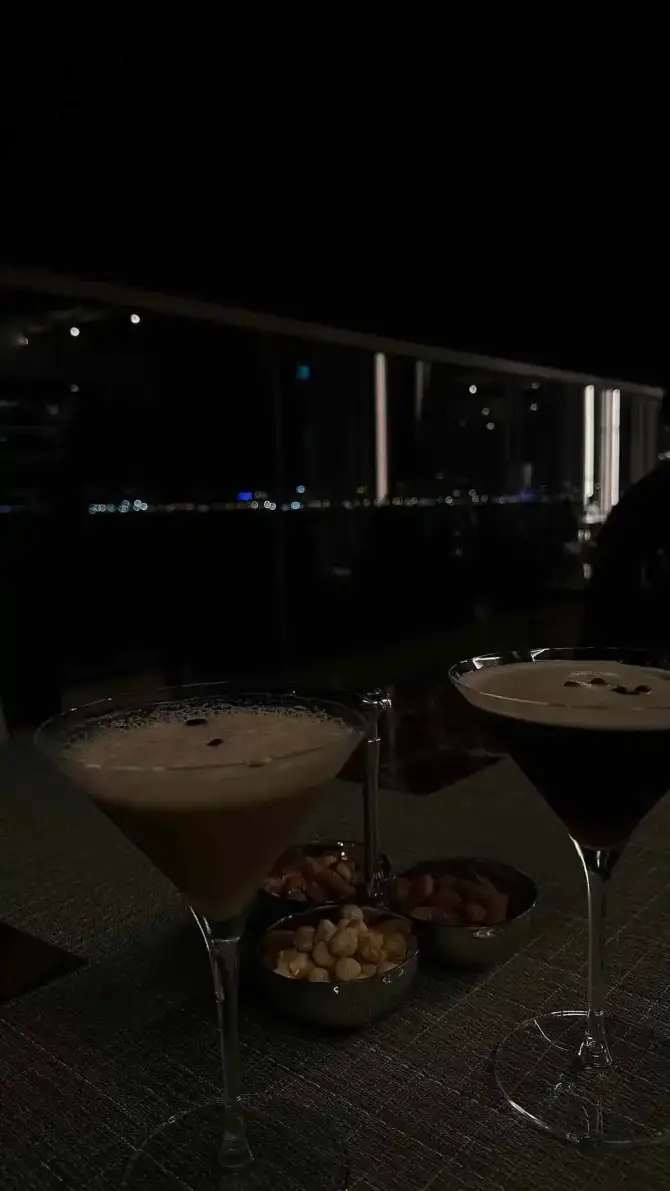 Pagos Rooftop Konak - İzmir Mekan Rehberi