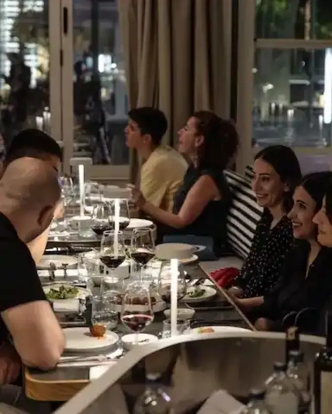 Pally Restoran & Kokteyl Bar - İzmir Mekan Rehberi