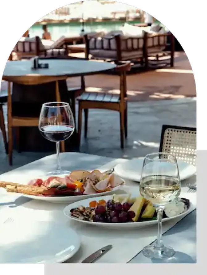 Paparazzi Beach & Club - İzmir Mekan Rehberi