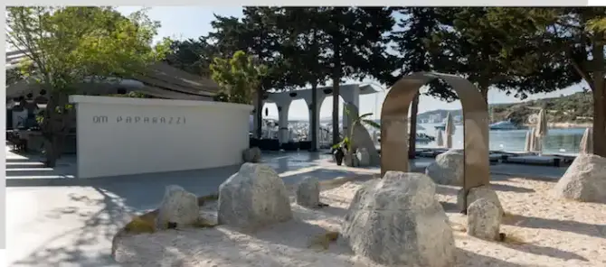 Paparazzi Beach & Club - İzmir Mekan Rehberi