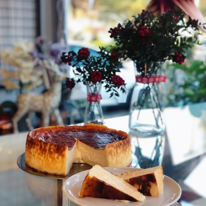 Pastel Patisserie - İzmir Mekan Rehberi