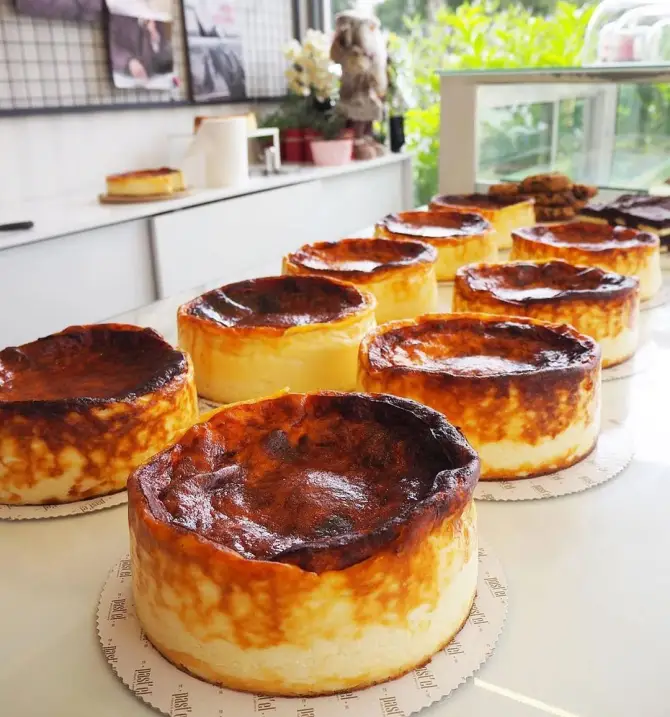 Pastel Patisserie - İzmir Mekan Rehberi