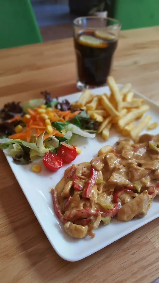 Pia Cafe Restaurant Bostanlı - İzmir Mekan Rehberi